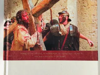 Bogen "The Passion" i flot stand