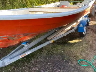 15 fods båd/ jolle sælges