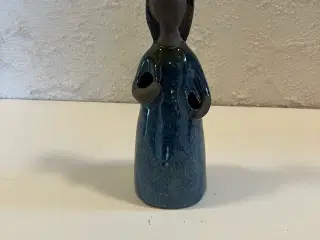 Blomsterpige i keramik