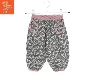 Bukser med blomstermønster fra Minymo (str. 74)