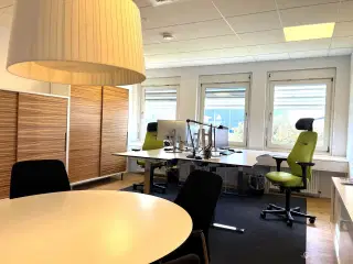 Velfungerende ejendom med gode naboer - fælles kantine - mødecenter - og et lejemål der bliver bygget nøjagtig som I ønsker