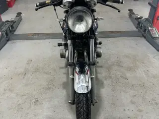 Suzuki GSX 400 F 