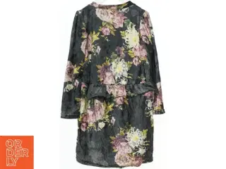 Blomstret kjole fra Kids Up (str. 116)