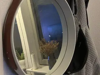 Hvidt rundt spejl