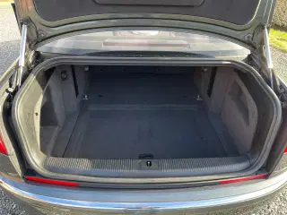 Audi S8 5.2 V10