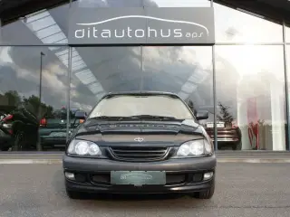 Toyota Avensis 1,6 Luna