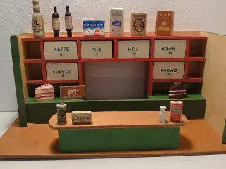 Gammel købmandsbutik. Store model L 41,5cm.