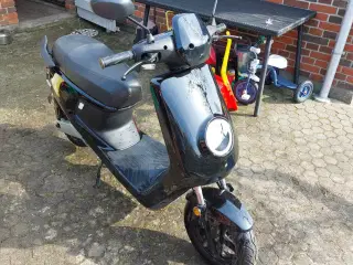 El scooter 30 