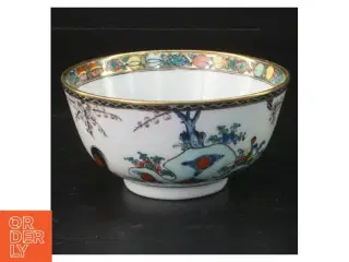 Kinesisk porcelænsskål med farverige dekorationer (str. Ø 12 cm)