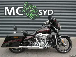 Harley-Davidson FLHXSE CVO Street Glide MC-SYD       BYTTER GERNE