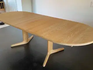 Skovby Spiserbord