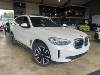 BMW iX3  Inspiring