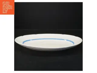 Oval fad med blå kant (str. 33x24 cm)