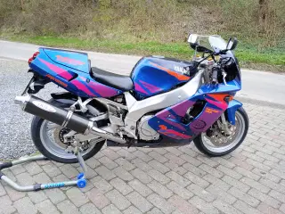 Yamaha Yzf 750 r