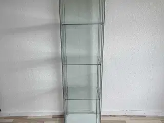 Opbevaringsskab m. 3 hylder af hærdet glas - hvid