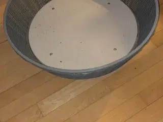 Flot Grå kæledyrsseng med træ ben 