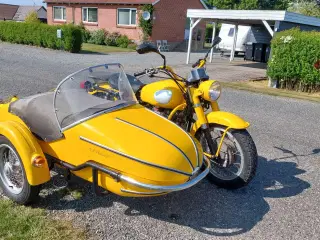 Moto Guzzi med sidevogn søges