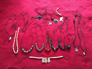 Diverse halskæder til salg