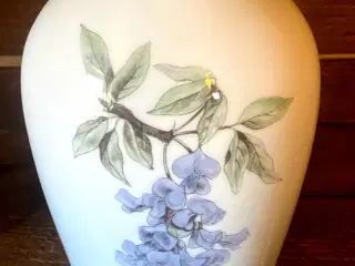 * Bing & Grøndahl; Vase med Blomstergren (72-239) 