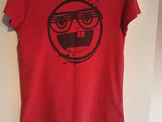 t-shirt med motiv str. 152