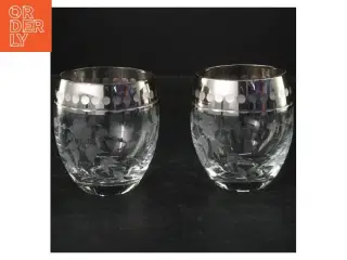 To glas med dekoration (str. 9x8 cm)
