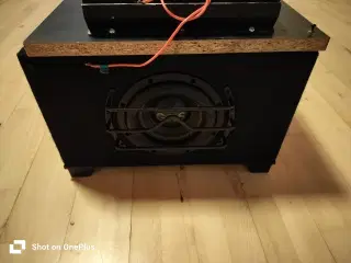 anlæg en subwoofer og en god forstærker