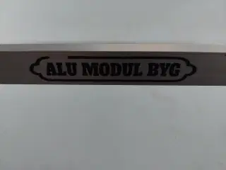 Alu mondul bur