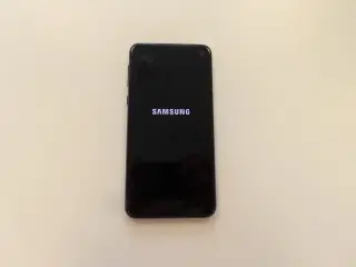 Mobiltelefon SAMSUNG Galaxy S10e