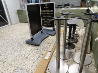 Div. skilte og stole