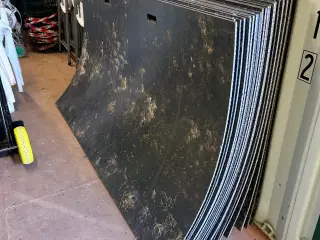 28 Køreplade sort plast på 115 x 200 x 1
