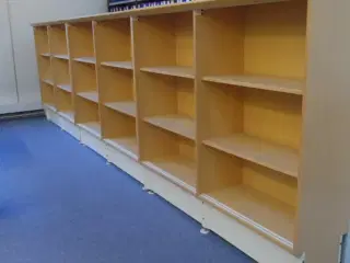 Reoler - kan eventuelt bruges som rumdeler