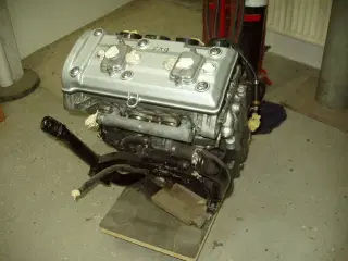 Kawasaki ZX9R motor