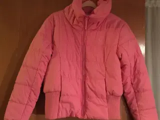 Pink vinterjakke til salg