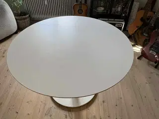 Rundt spisebord 