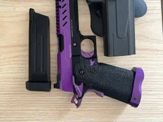 Airsoft pistol (Vorsk HI-CAPA5.1)