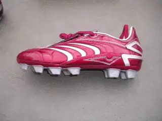 Adidas nye fodboldstøvler str. 33