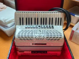 Fin Italiensk Harmonika Bugari