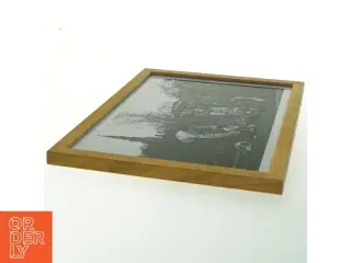 Indrammet sort-hvid fotografi fra Nielsen (str. 21x29,7 cm)
