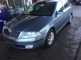 Skoda  octavia combi st.car 1,6 fsi benzin nysynet
