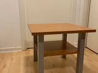Pænt lille hjørnebord