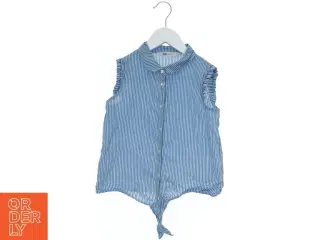 Ærmeløs bluse med knapper fra H&M (str. 128)