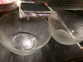 2 store glasskåle/ salatskåle