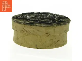 Rund æske med druemotiv på låget (str. Diameter 17 cm h 7 cm)