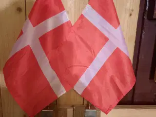 Dannebrogs flag til montering på bil
