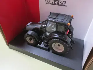 1 stk Valtra T-Serie og 1 stk Valtra N serie model