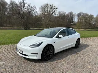 Tesla Model 3  Performance AWD