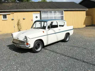 Ford Anglia 1,2 
