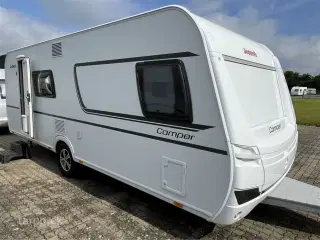 2023 - Dethleffs Camper 560 FMK    Kan opvejes til totalvægt 2000 kg. Dobbeltsengs- og køjevogn, rundsidde-gruppe, Truma varme, 3-trins el-gulv-varme, stort kølesk.
