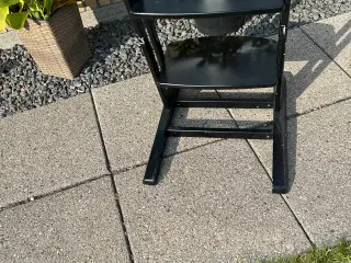 Høj stol sortlakeret