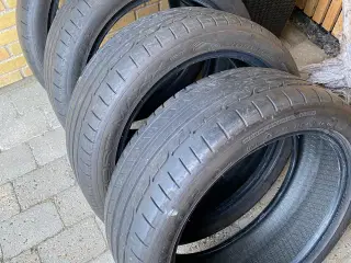 19” 225/45-19”. Dunlop